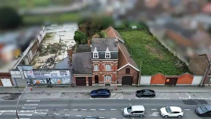 800m² Winkelruimte met Kantoor te Koop Route de Philippeville