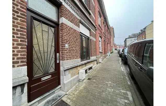 Huur 4 slaapkamer huis van 185 m² in Namur