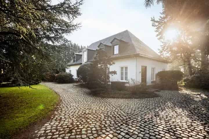 Kantoor te koop Idegem: Ruime villa met privacy