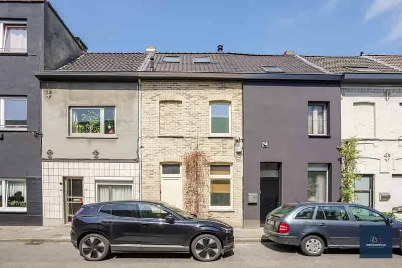 Rustig gelegen woning met 2 slaapkamers en koer