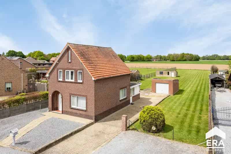 Huis te huur Kinrooi: Te renoveren woning 20 are