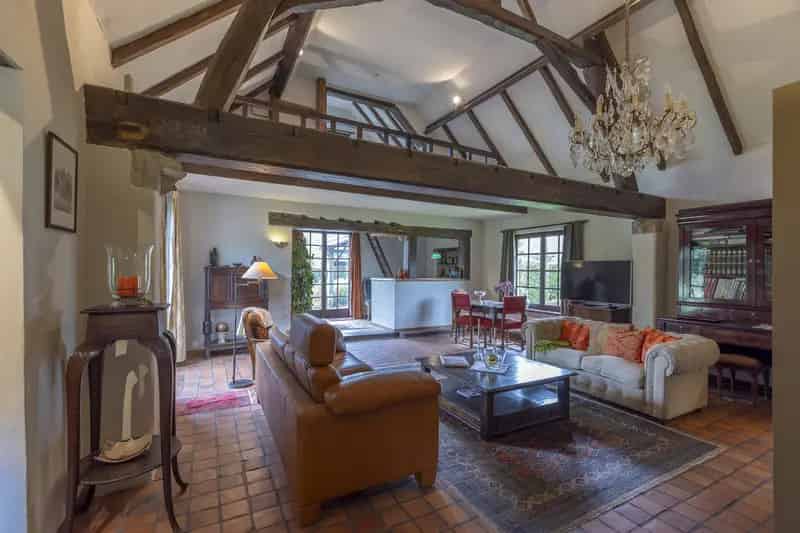 Huis te huur: Charmante hoeve te renoveren in Wambeek
