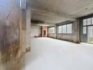 Industrie te koop Evere 380m² Atelier Opslag Lichte Industrie