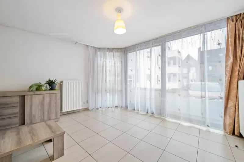 Instapklare Duplex Roeselare 1 Slaapkamer Ruim Terras Nabij Centrum