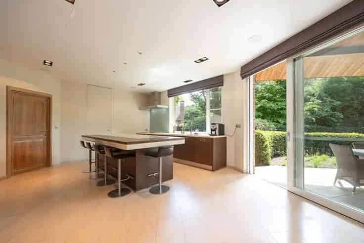 Villa te Koop Schotenhof: Instapklare Luxe Villa met Zwembad