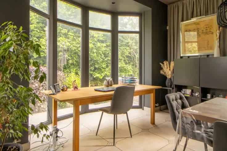Villa Te Koop: 5 Slaapkamers, Panoramisch Uitzicht en Ruime Tuin