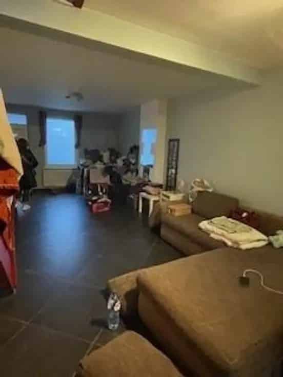 Huis te Koop Ghlin: 2 slaapkamers, tuin,  ideale starterswoning