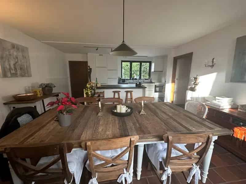 Huis te koop: Vrijstaande woning met 3 slaapkamers en grote tuin