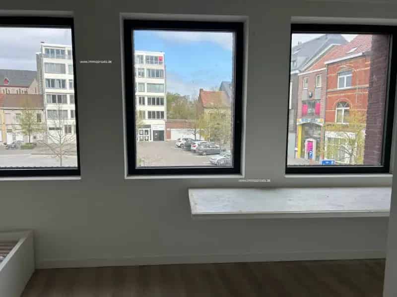 Studio te Huur Kortrijk: Studentenkamer met Eigen Sanitair