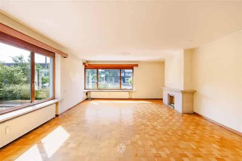 Commerciële Ruimte 120m² Sint-Denijs-Westrem
