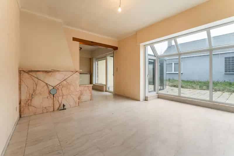 Centraal Gelegen Woning 4 Slaapkamers 2 Garages Stadstuin