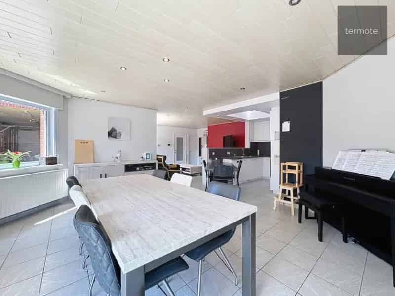 Ruime Instapklare Familiewoning 257m² Nabij Centrum