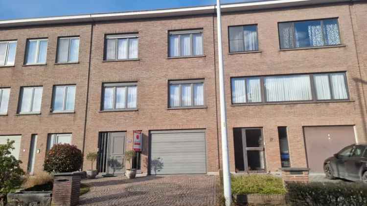 Te koop charmante bel-etage woning in Borsbeek met veranda en tuin