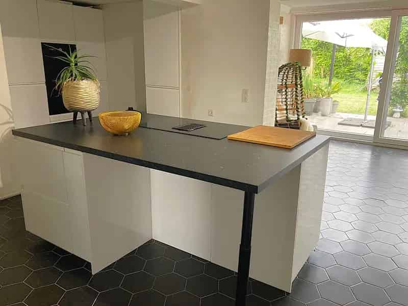 Huis te koop: Gelijkvloerse woning met tuin en garage
