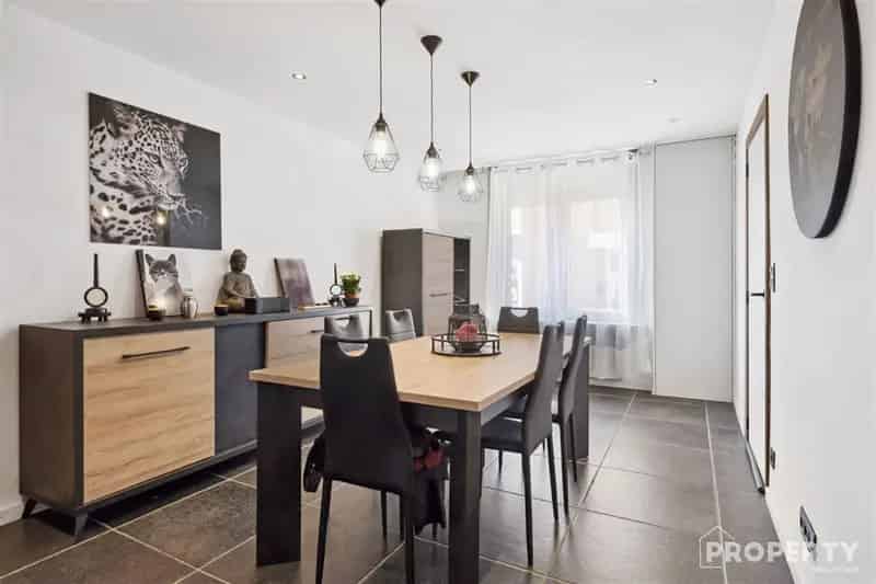 Huis te huur Kortrijk 180m² 4 slaapkamers moderne afwerking