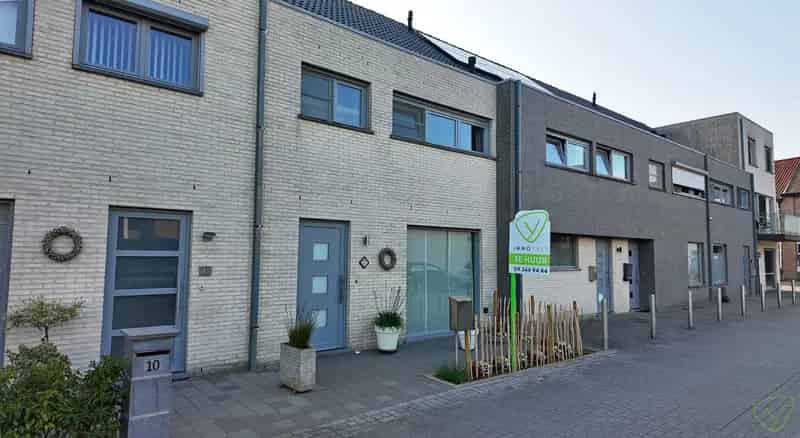 Moderne gezinswoning te Eeklo 3 slaapkamers  dubbele garage