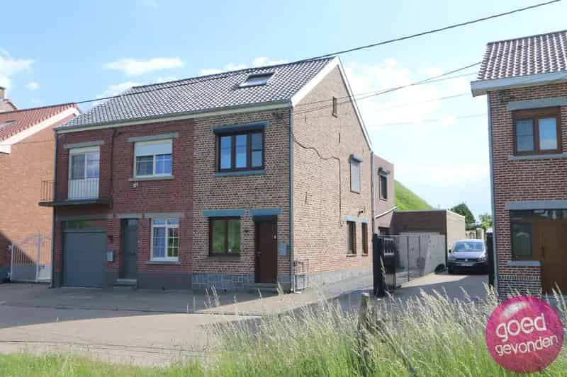 Huis te koop: 2-3 slaapkamers, 2 badkamers, garage, tuin en uniek uitzicht