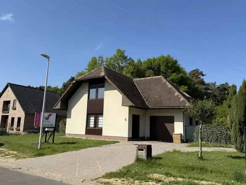 Ruime gezinswoning te koop 3 slaapkamers volledig onderkelderd
