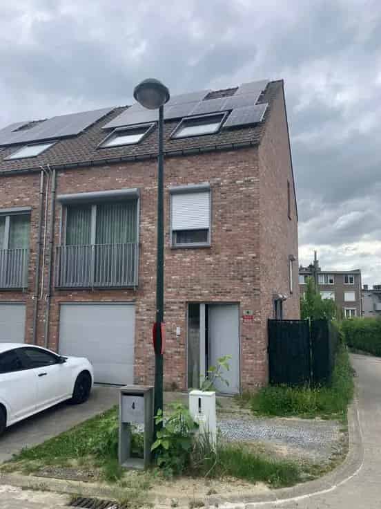 Moderne 3-gevelwoning te Koop Ukkel Drogenbos