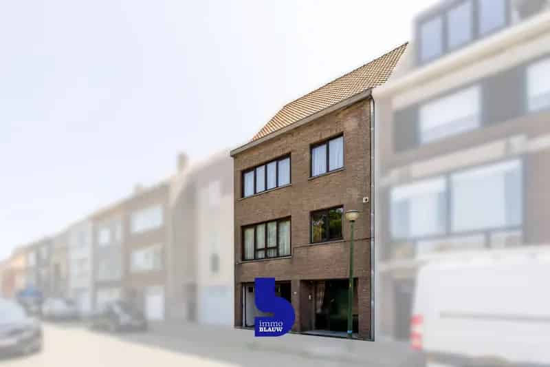 Huis te huur Mariakerke: Ruime Bel-Etage met Garage en Tuin