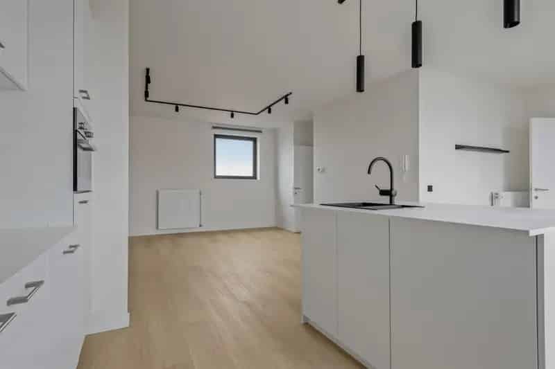 Penthouse te koop Antwerpen 4 slaapkamers 2 badkamers 4 staanplaatsen