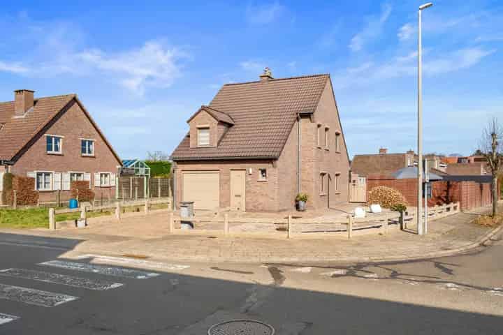 Huis te koop Zele: Instapklare gezinswoning 3 slaapkamers dubbele garage