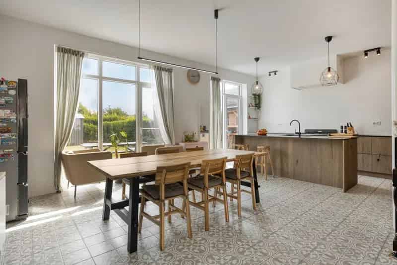 Gerenoveerde Woning met Tuin en Staanplaats