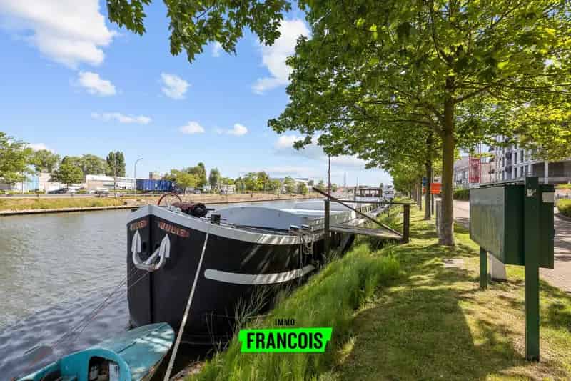 Huis te huur Brugge: unieke woonboot met prachtig uitzicht