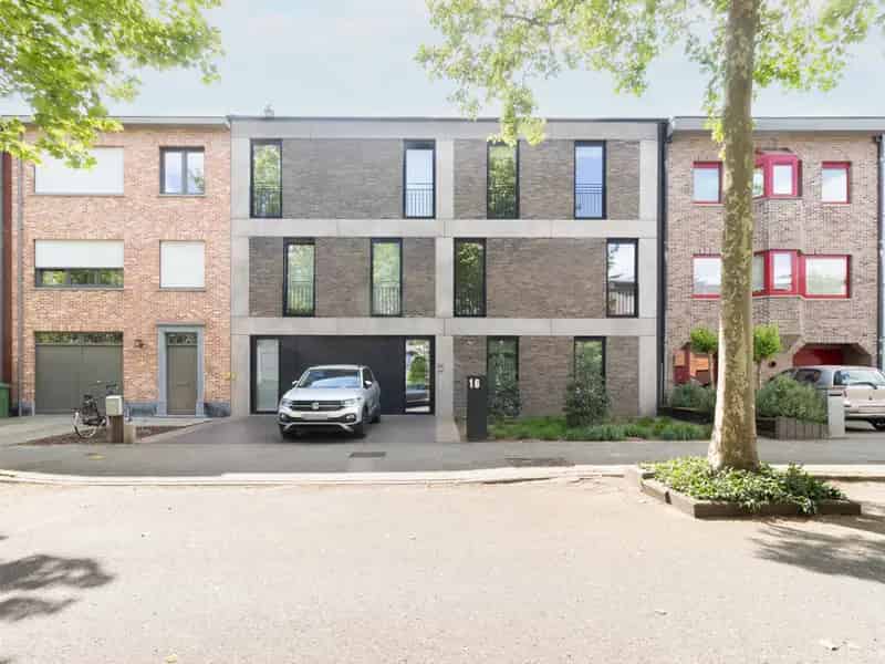 Appartement te koop Wilrijk: Instapklaar 2 slaapkamers terras