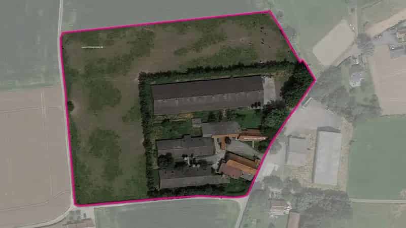 Bouwgrond Izegem: Hoeve met Bijgebouw te Koop