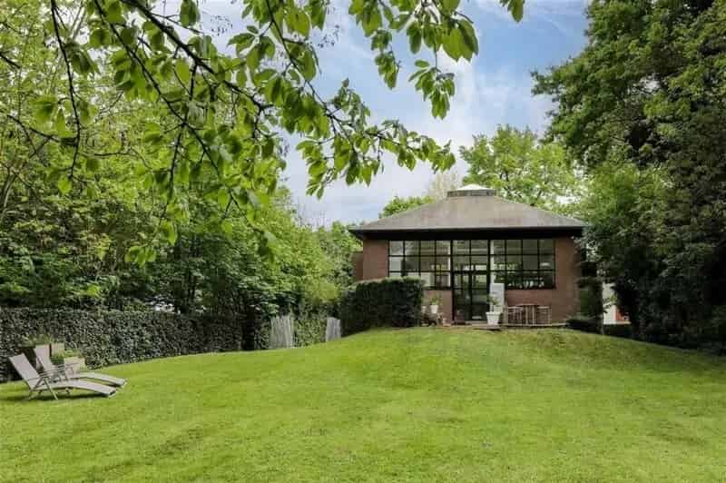 Villa Te Riemst: Ruime gezinswoning met 4 slaapkamers en tuin