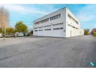 Moderne Villa met Loods te Lendelede