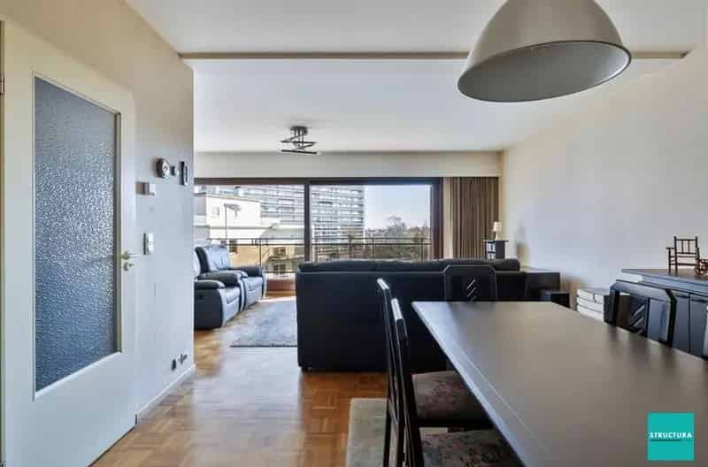 Ruim 2 Slaapkamer Appartement Laken