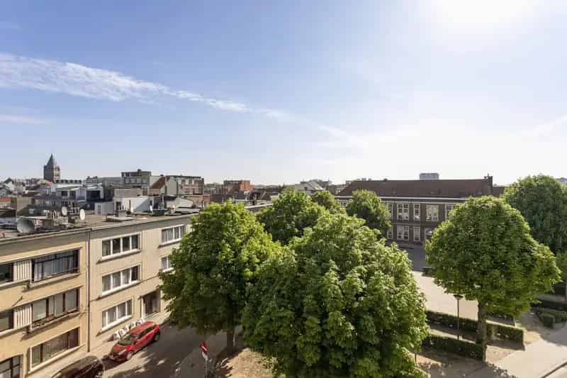 Appartement te koop: Lichtrijk appartement met terras en centrale ligging