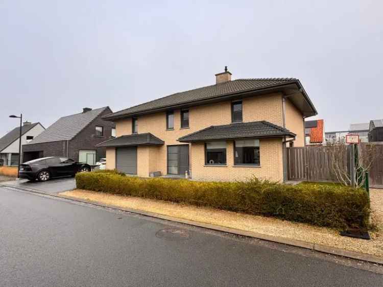 Te koop villa in rustige omgeving met mooie kenmerken