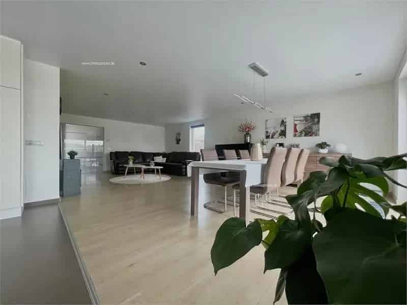 Villa te koop Torhout 5 slaapkamers grote tuin
