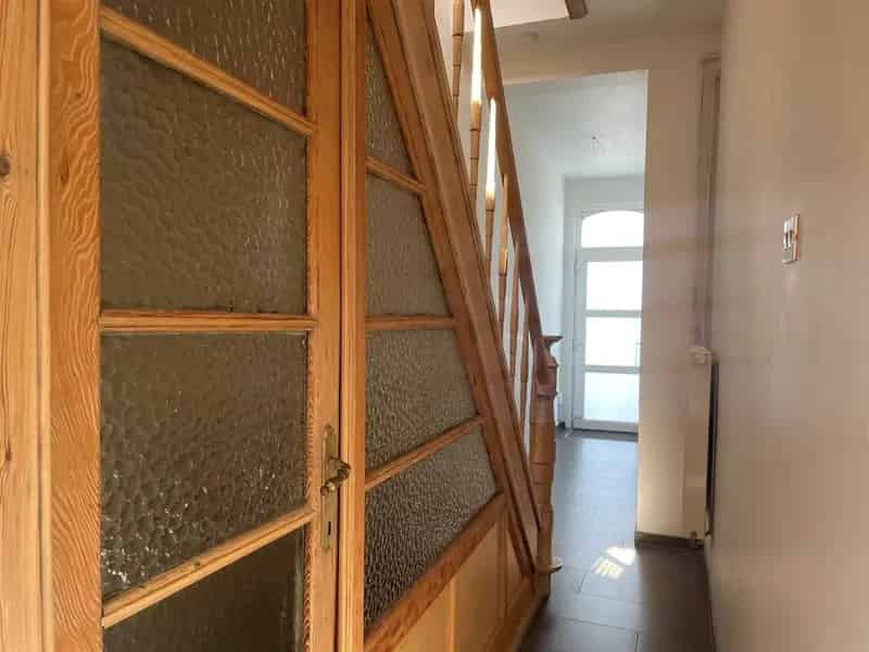 Te Huur: Rijwoning 2 slaapkamers tuin oprit