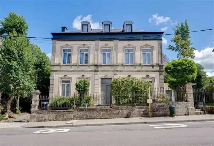 Huis te Koop Arlon: Grote gezinswoning met uitbreidingsmogelijkheden