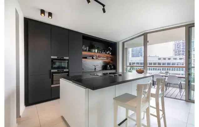 Huur 2 Slaapkamer Appartement 148m² Antwerpen