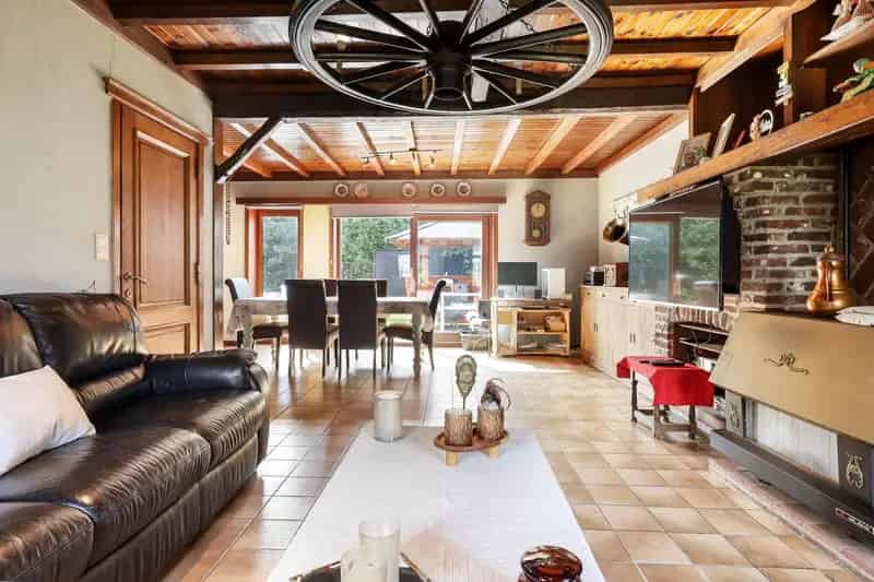 Huis te koop: 5 slaapkamers, bijgebouw, groene omgeving