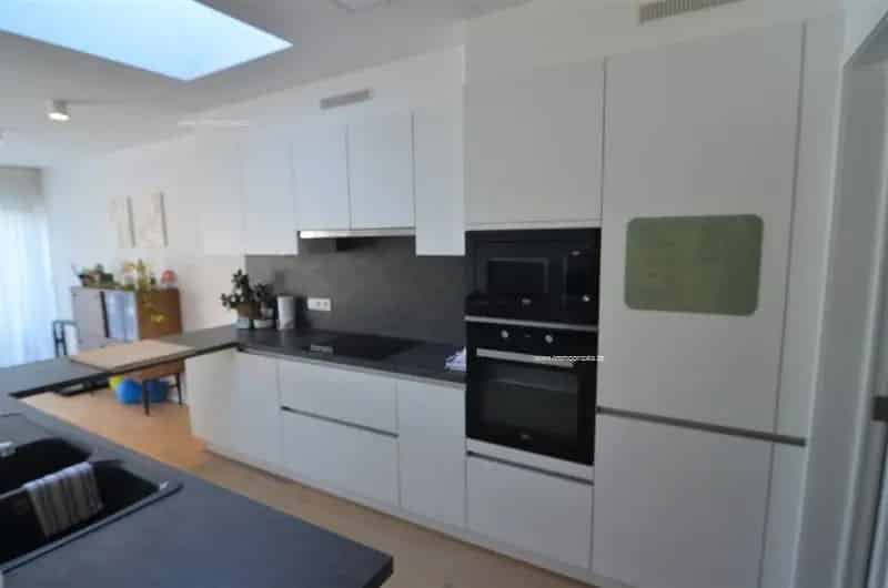 Te Huur: Ruime woning 3 slaapkamers Semmerzake