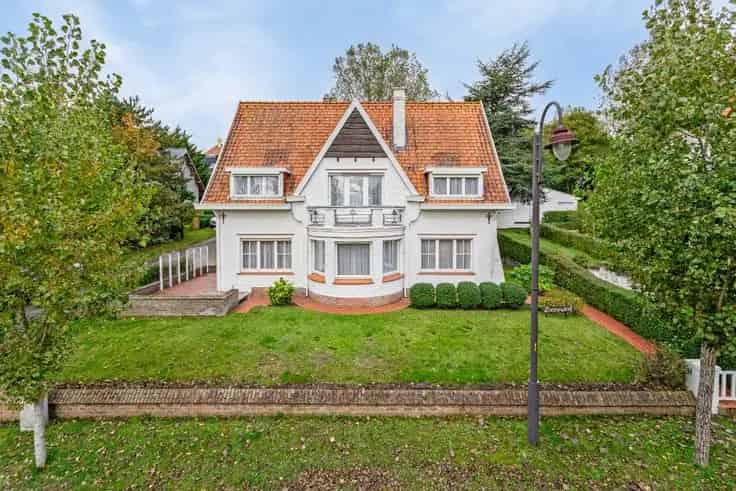 Villa te Koop De Haan 6 slaapkamers 2 garages Nabij Zee