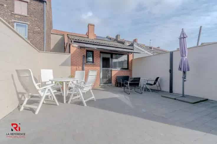 Huis Te Koop Gilly 2 slaapkamers Prive Parking