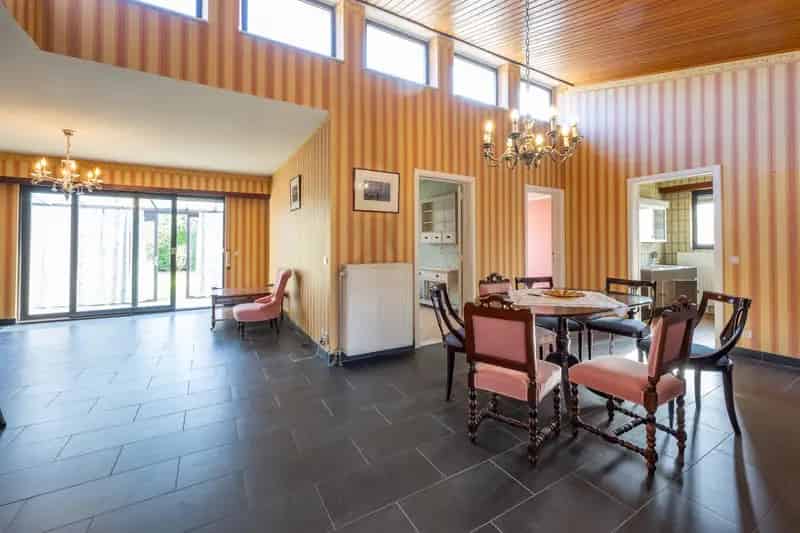Te renoveren laagbouwwoning met uitbouwmogelijkheden Lint