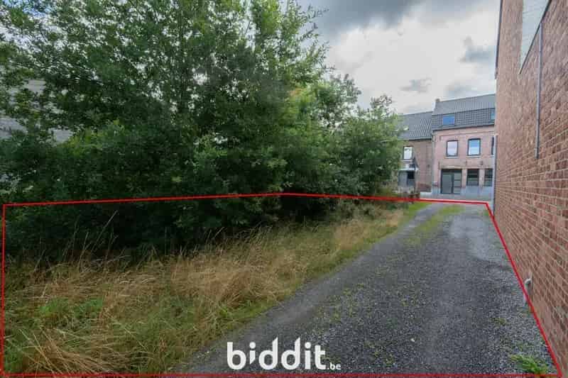 Bouwgrond Halfopen Bebouwing As Ruime Tuin Nabij Genk E314