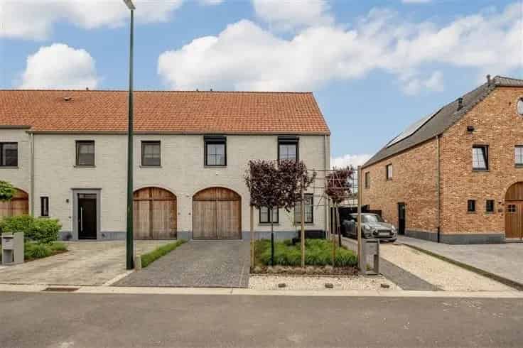 Huis Te Koop Temse: Instapklare Gezinswoning met Tuin