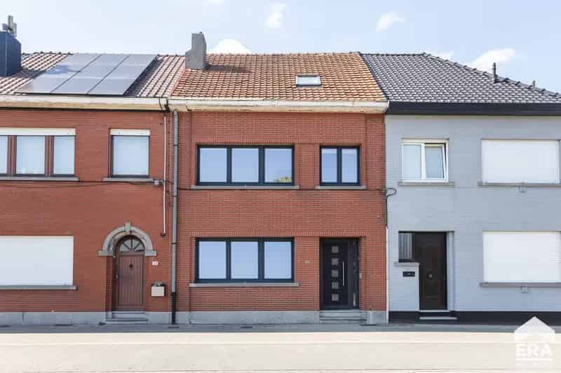 Gerenoveerde woning te Denderleeuw 4 5 slaapkamers tuin