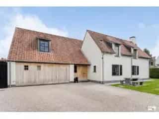 Villa te koop Sint Martens Latem 4 slaapkamers zwembad