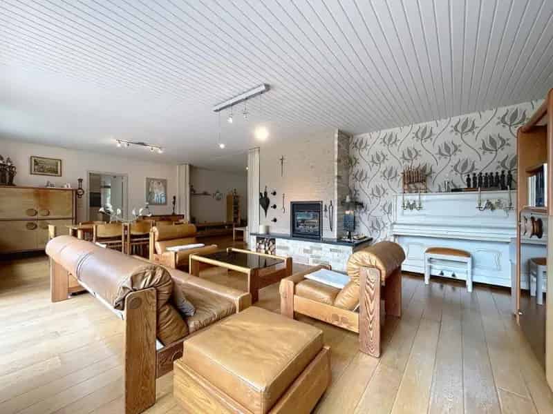 Villa te koop 5 slaapkamers grote tuin Zuidgericht