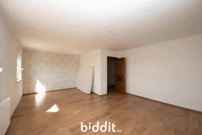 OP TE FRISSEN WONING MET TUIN
